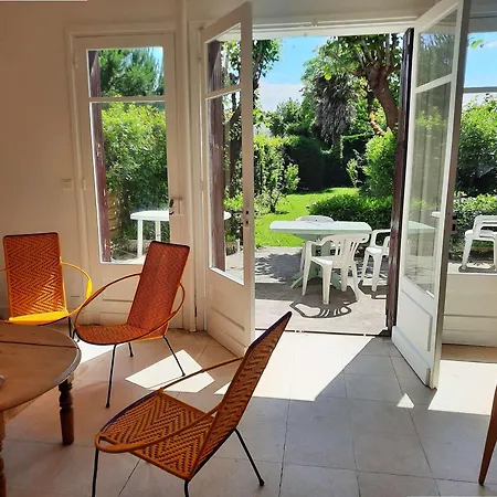 Holiday home Maison Familiale Renovee Pour 13 Pers. A Royan, Proche - Fr-1-494-204