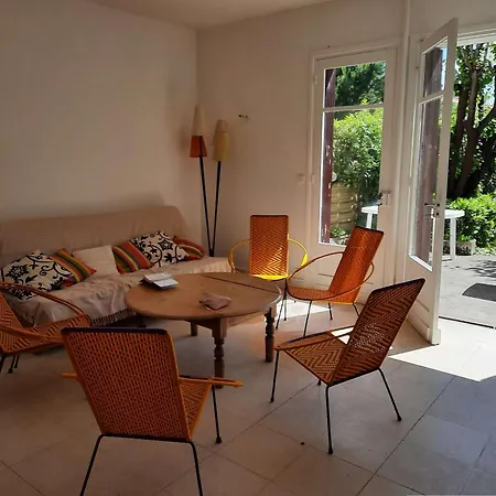 Maison Familiale Renovee Pour 13 Pers. A Royan, Proche - Fr-1-494-204 Holiday home