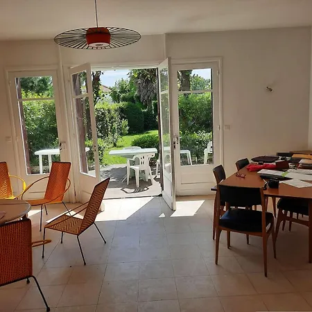 Maison Familiale Rénovée Pour 13 Pers. à Royan, Proche - Fr-1-494-204 Royan