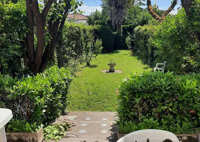 Сasa de vacaciones Maison Familiale Rénovée Pour 13 Pers. à Royan, Proche - Fr-1-494-204 *