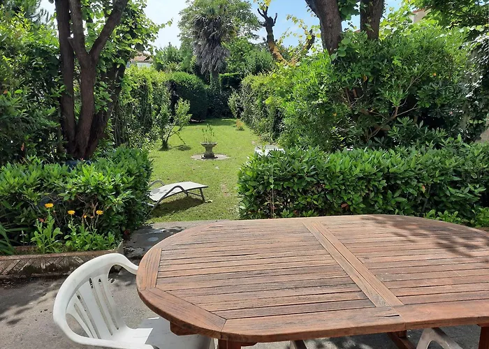 Maison Familiale Rénovée Pour 13 Pers. à Royan, Proche - Fr-1-494-204 *