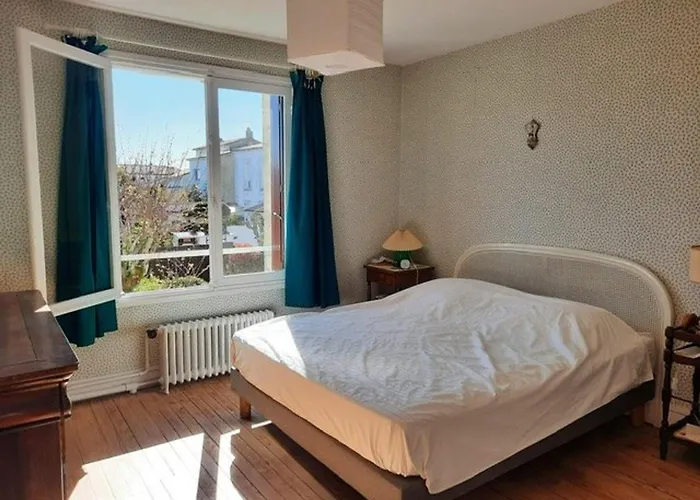 Maison Familiale Rénovée Pour 13 Pers. à Royan, Proche - Fr-1-494-204 Royan